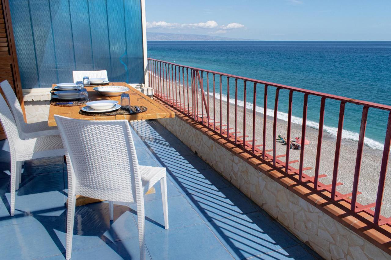 Beach House Acquamarina Letojanni Exterior photo