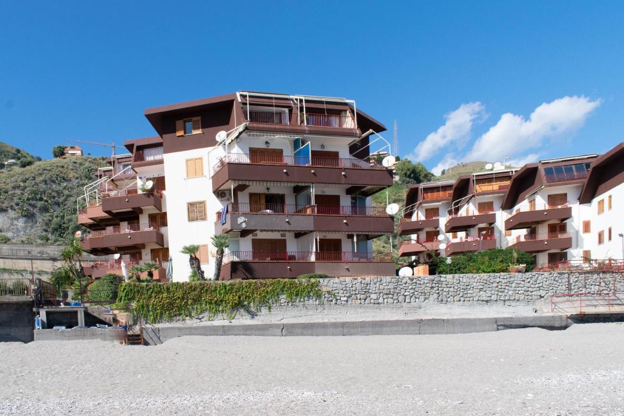 Beach House Acquamarina Letojanni Exterior photo